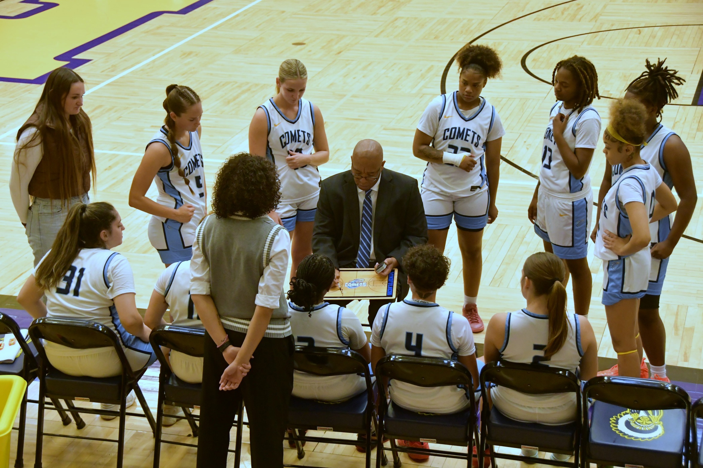 Last Minute Rally Fall Short for Comets in Regular Season Finale